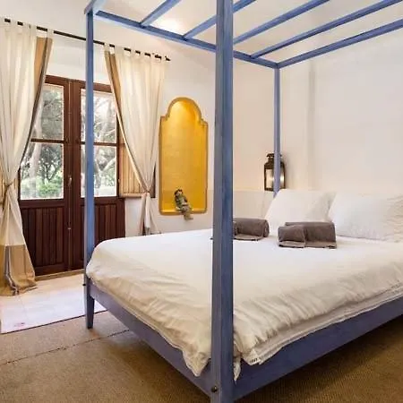 Villa Sleeps 12 With Pool Air Con And Wifi