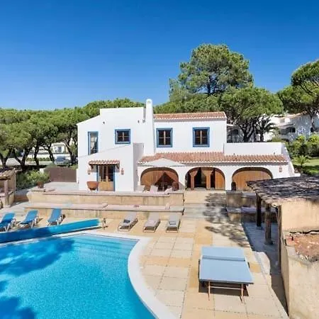Sleeps 12 With Pool Air Con And Wifi