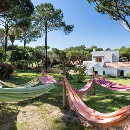 Βίλα Sleeps 12 With Pool Air Con And Wifi *